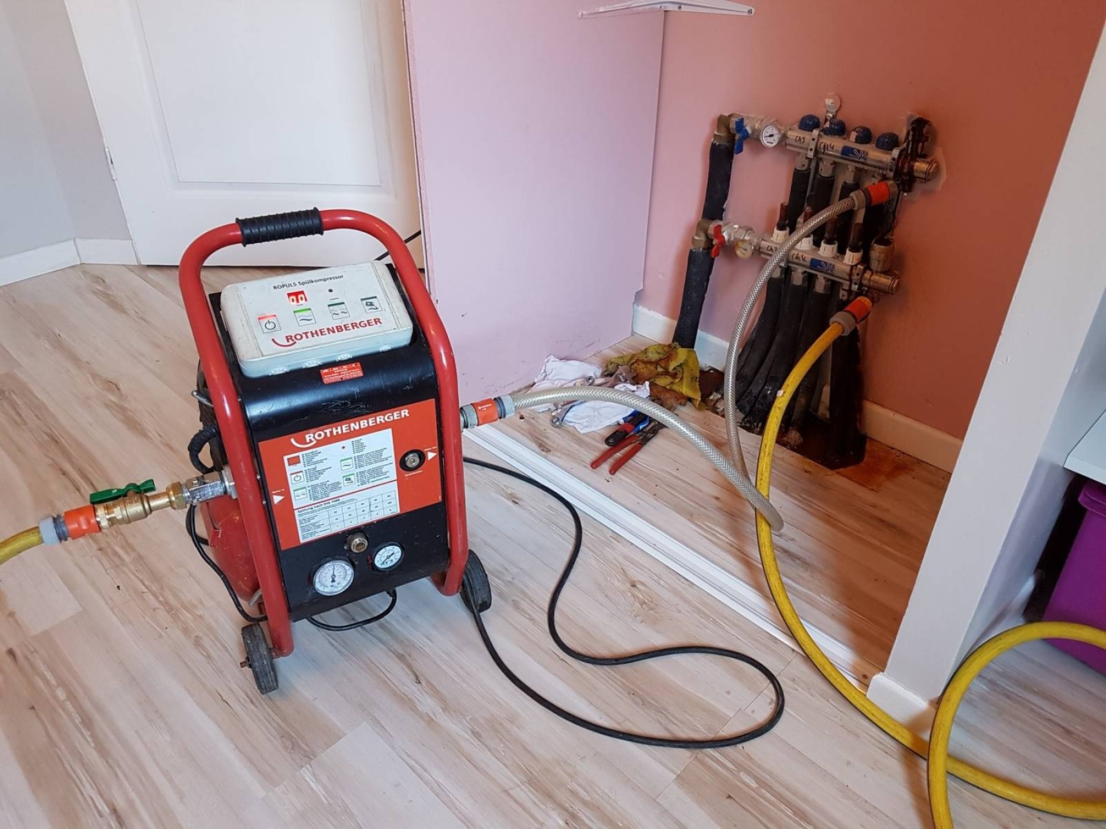Tuzla Aydınlı Vaillant Hermetik Şofben Kombi Bakımı